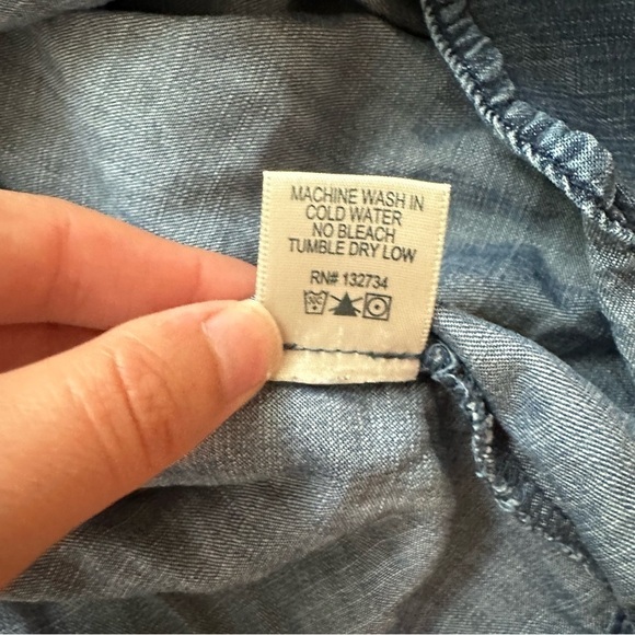 ANTHROPOLOGIE CLOTH & STONE  chambray Popover BLOUSE - M - Picture 9 of 11